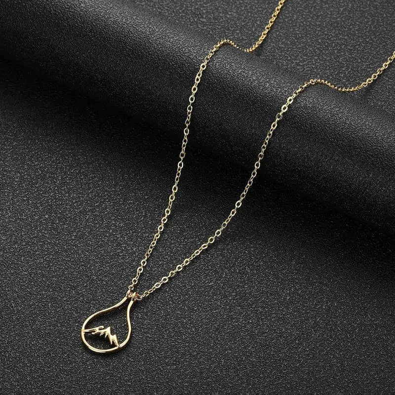 Sérénité Montagnarde: Collier Inspiré par la Nature
