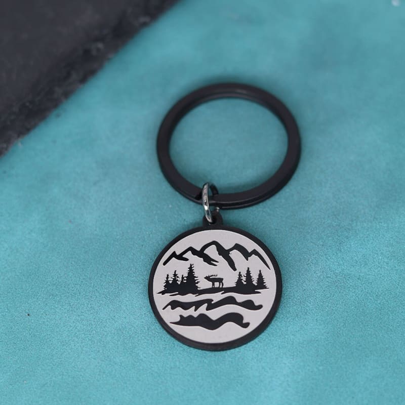 porte clé montagne pour randonneuse