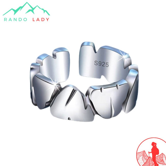 Symbole de Liberté: Bague Montagne Délicate pour Femme