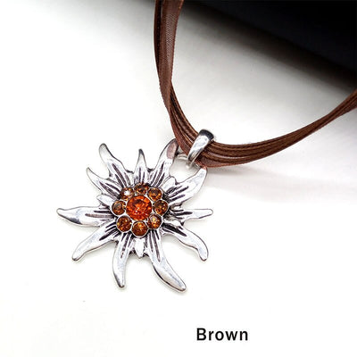 Gravissez les Sommets de la Mode avec le Pendentif Etoile