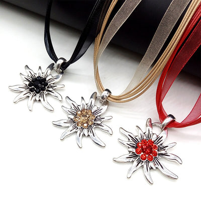 Gravissez les Sommets de la Mode avec le Pendentif Etoile