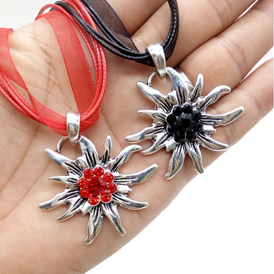Gravissez les Sommets de la Mode avec le Pendentif Etoile