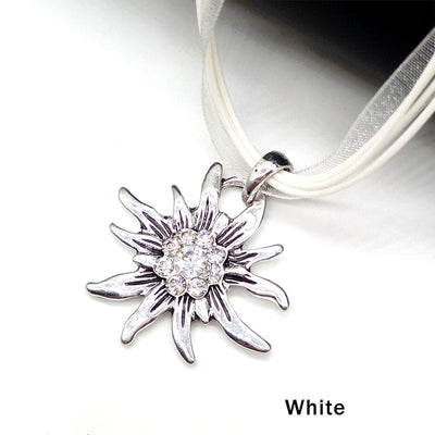 Gravissez les Sommets de la Mode avec le Pendentif Etoile