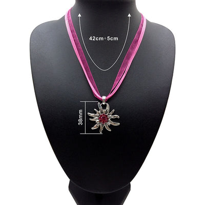 Gravissez les Sommets de la Mode avec le Pendentif Etoile