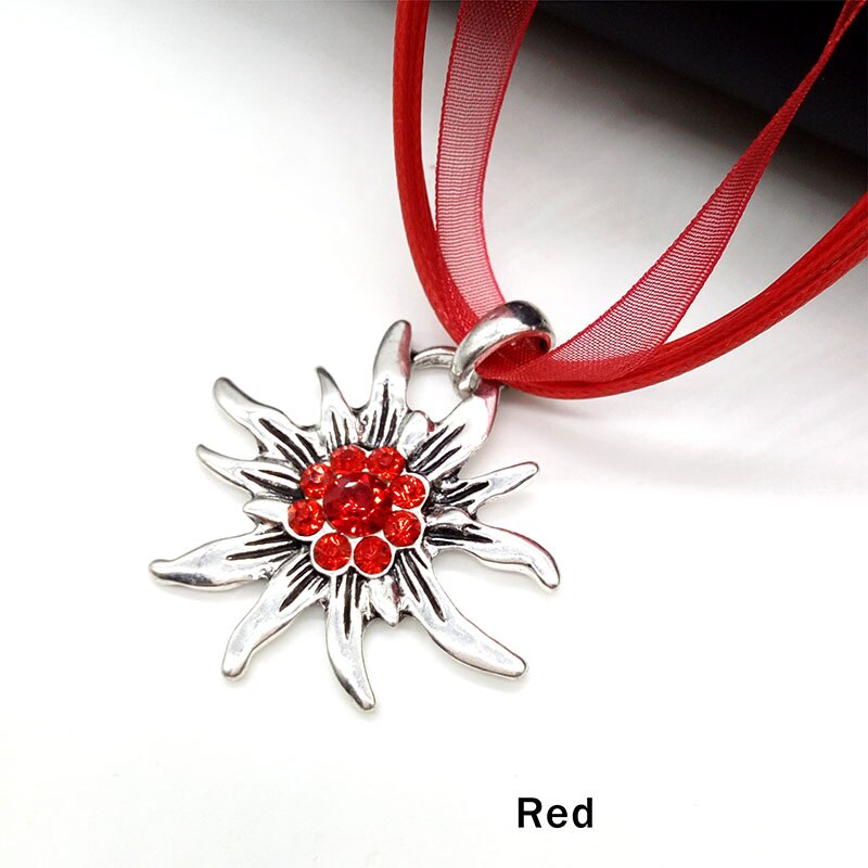 Gravissez les Sommets de la Mode avec le Pendentif Etoile