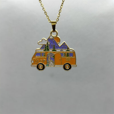 Horizon Enchanté : Pendentif Montagne doré