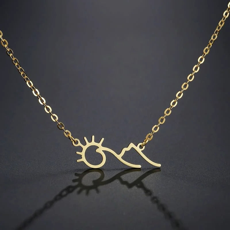 Ressentez l’Aventure: Collier Montagne en Acier Inoxydable
