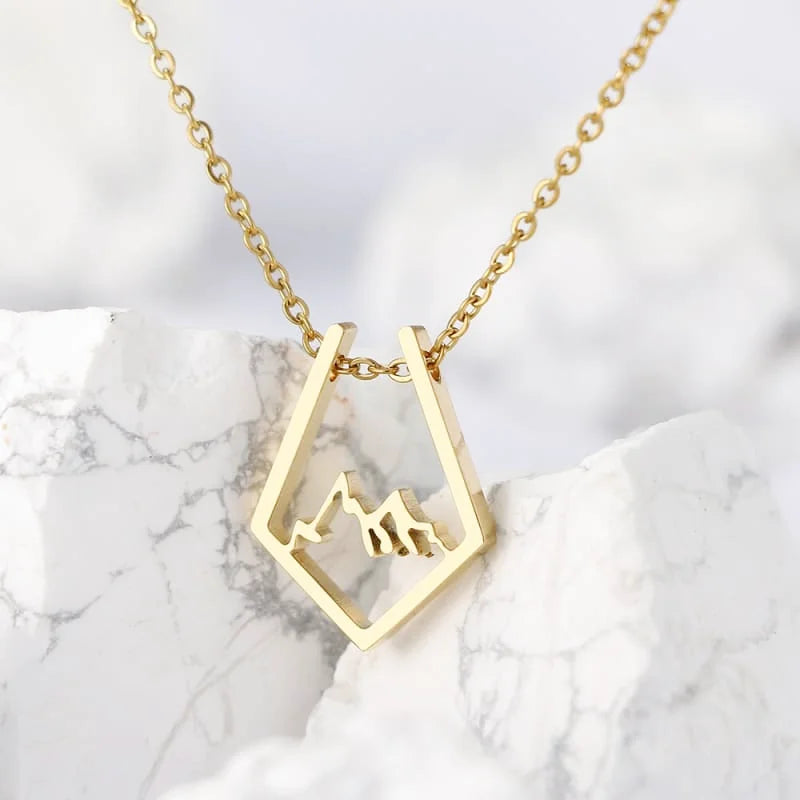 Symbole Naturel: Pendentif Montagne en Or Jaune