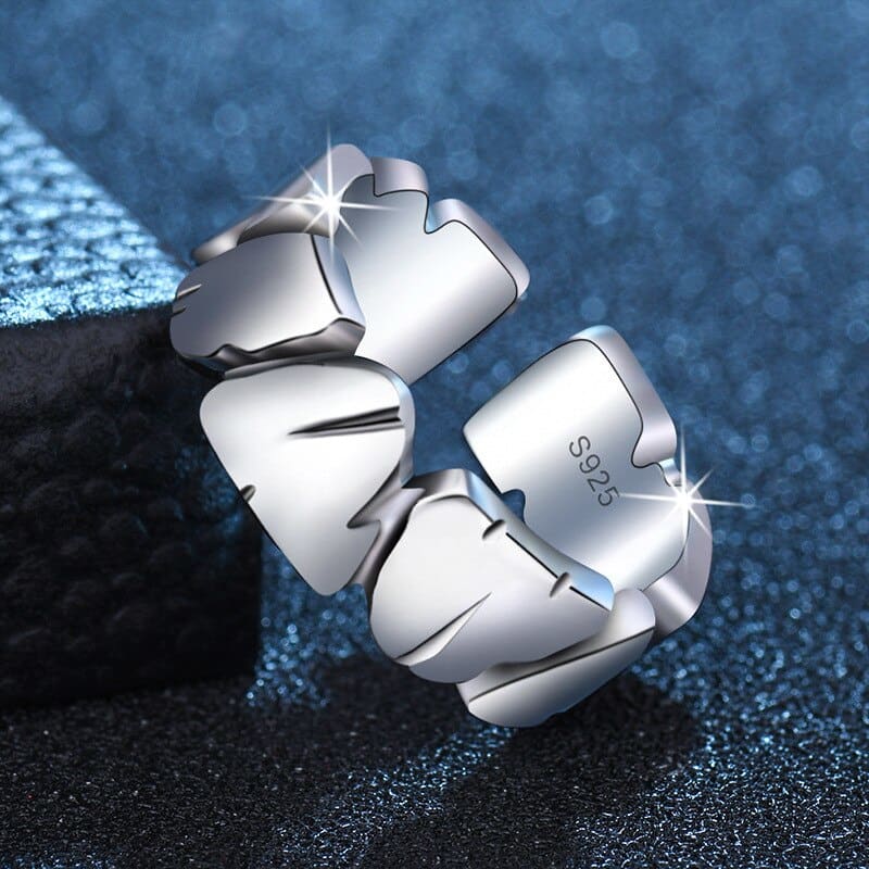 Symbole de Liberté: Bague Montagne Délicate pour Femme