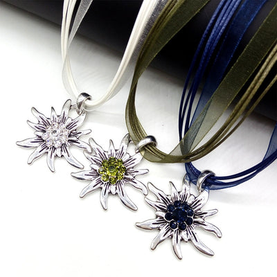 Gravissez les Sommets de la Mode avec le Pendentif Etoile